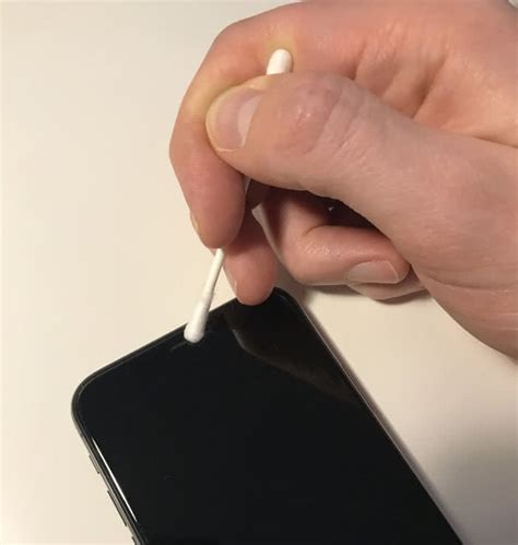 How to Clean Your iPhone 13 Speaker